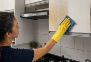 como tirar gordura acumulada do armário da cozinha